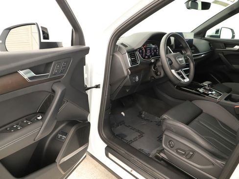 Certified 2025 Audi Q5 e Premium Plus w/ Premium Plus Package image 14