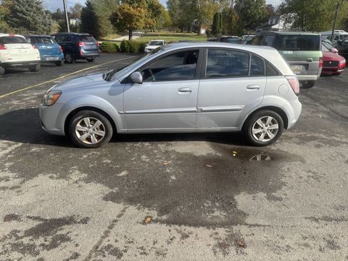 Used 2010 Kia Rio5 image 11