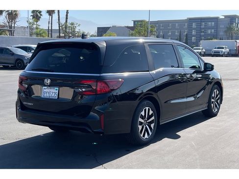 Certified 2026 Honda Odyssey EX-L image 6