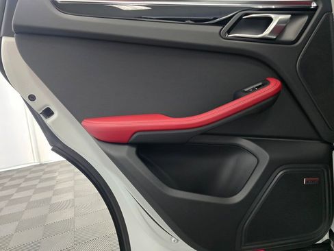 New 2026 Porsche Macan S image 21