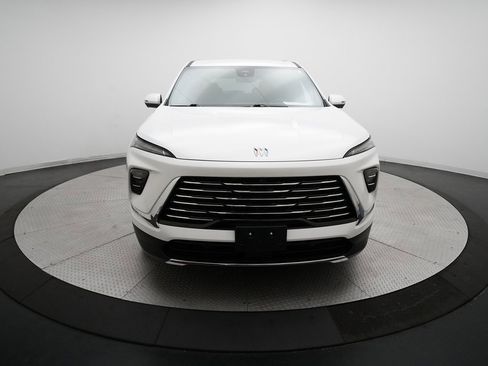 Certified 2025 Buick Enclave Preferred image 11