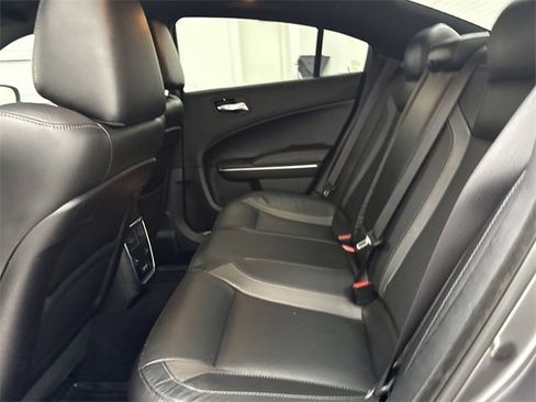 Used 2019 Dodge Charger SXT image 25