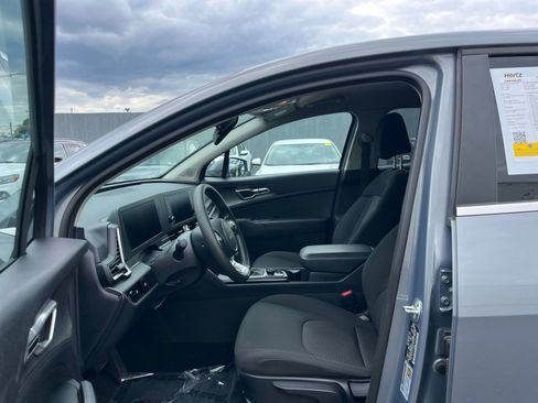 Used 2025 Kia Sportage LX FWD image 26
