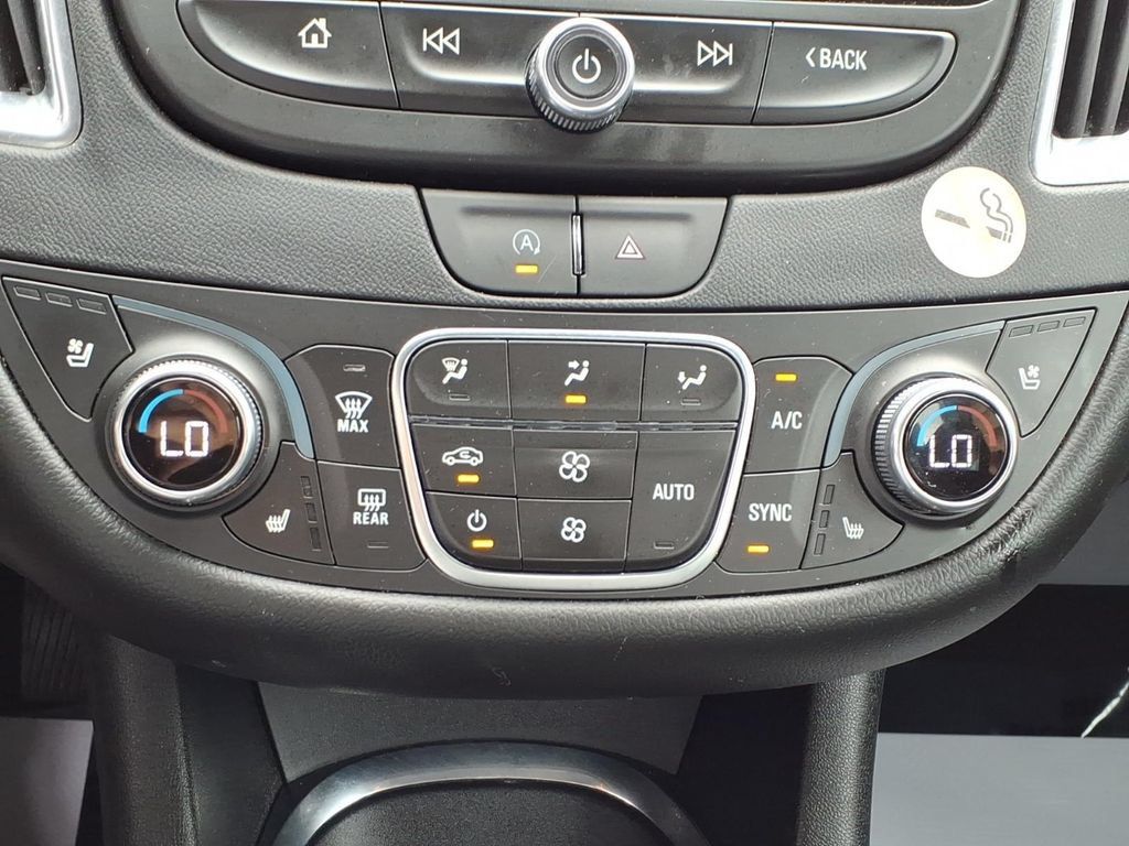Used 2024 Chevrolet Malibu LT FWD image 24