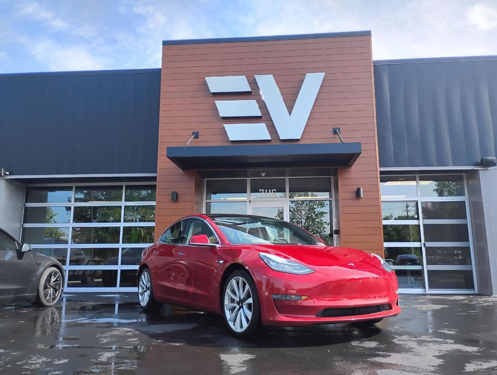 Used 2019 Tesla Model 3 Long Range AWD/4WD image 2