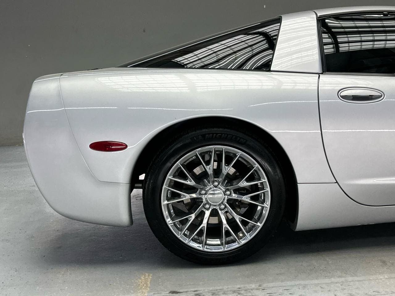 Used 2002 Chevrolet Corvette Coupe RWD image 10