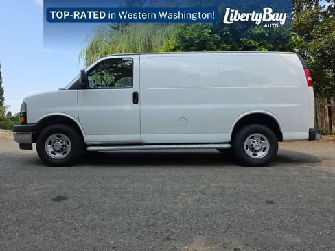 Used 2024 Chevrolet Express 2500 w/ Driver Convenience Package RWD image 9