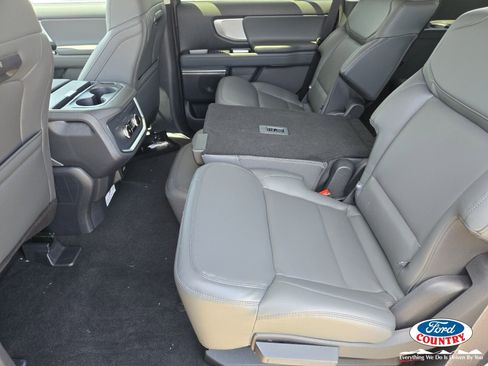 New 2026 Ford Expedition Active RWD image 8