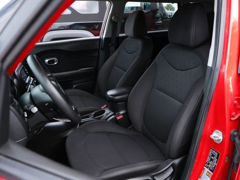 Used 2019 Kia Soul FWD image 9