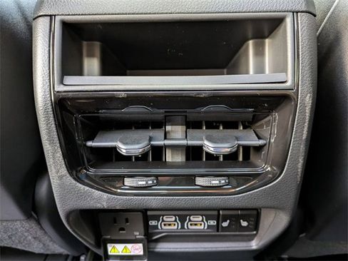 New 2025 Jeep Grand Cherokee Limited w/ Black Appearance Package image 25