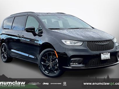 New 2026 Chrysler Pacifica Limited