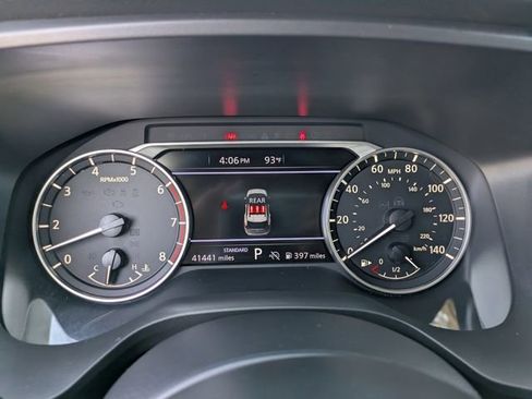 Used 2024 Nissan Rogue SV FWD image 33
