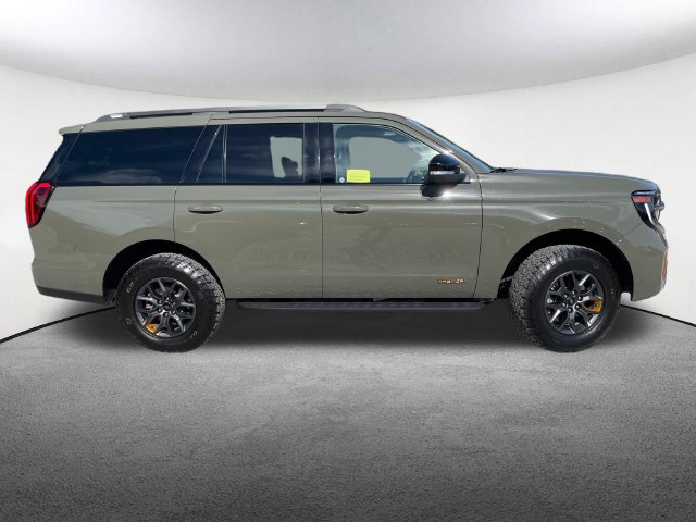 Used 2025 Ford Expedition Tremor AWD/4WD image 16