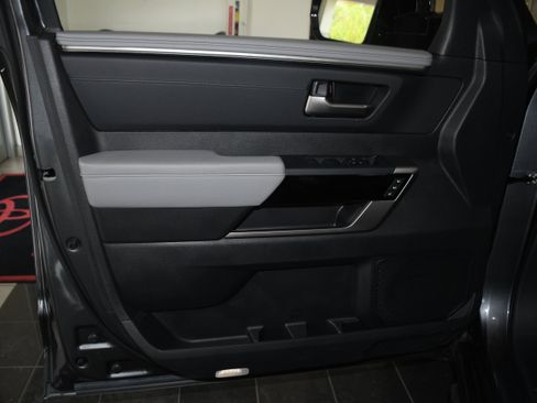 New 2026 Toyota Tundra Limited AWD/4WD image 4
