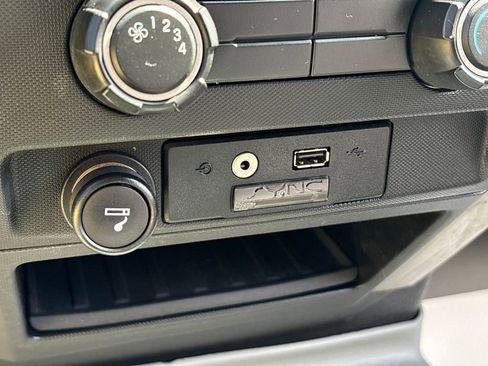 Used 2011 Ford F150 XLT w/ XLT Chrome Pkg image 19