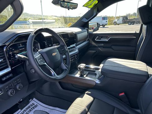 New 2026 Chevrolet Silverado 1500 High Country w/ Technology Package AWD/4WD image 25