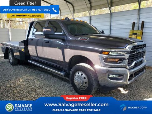 Used 2025 RAM 3500 Tradesman w/ Chrome Appearance Group image 5