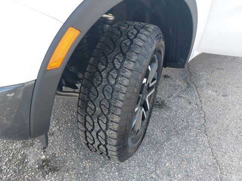 Used 2025 Ford Ranger Lariat w/ FX4 Off-Road Package AWD/4WD image 33
