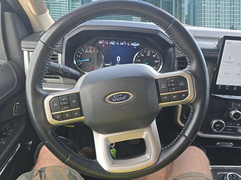 Used 2024 Ford Expedition Max XLT RWD image 11