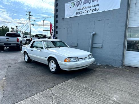 Used 1993 Ford Mustang LX image 2