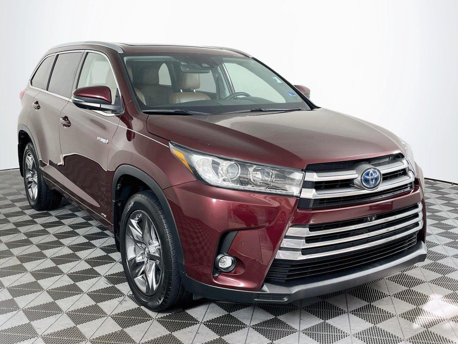 Used 2019 Toyota Highlander Limited Platinum AWD/4WD image 1