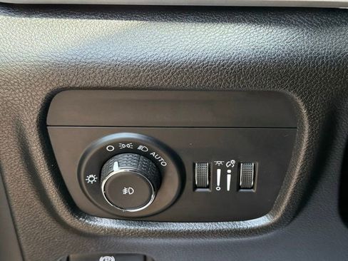 Used 2023 Jeep Grand Cherokee L Limited AWD/4WD image 52