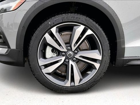 New 2026 Volvo V60 B5 Cross Country Plus w/ Protection Package Premier AWD/4WD image 13