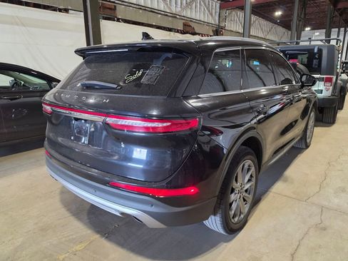 Used 2022 Lincoln Corsair AWD w/ Premium Package image 2