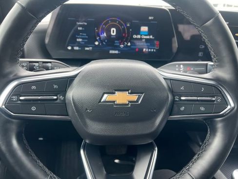 Used 2025 Chevrolet Equinox LT image 24