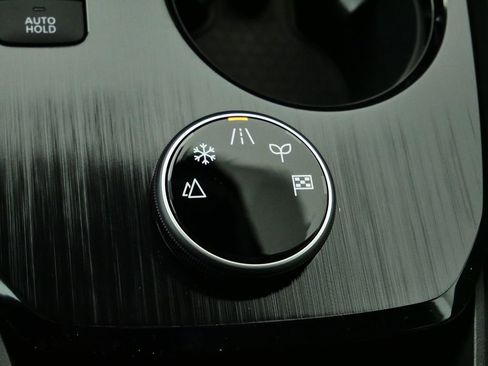 Used 2023 Nissan Rogue S image 26