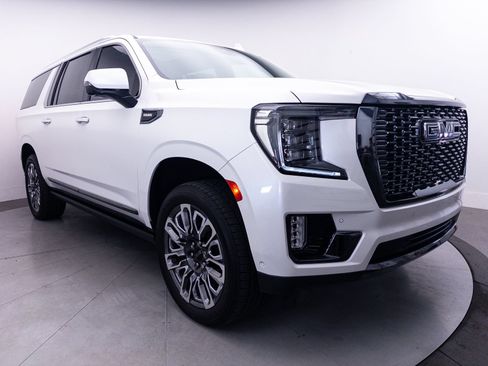 Used 2023 GMC Yukon XL Denali Ultimate AWD/4WD image 20