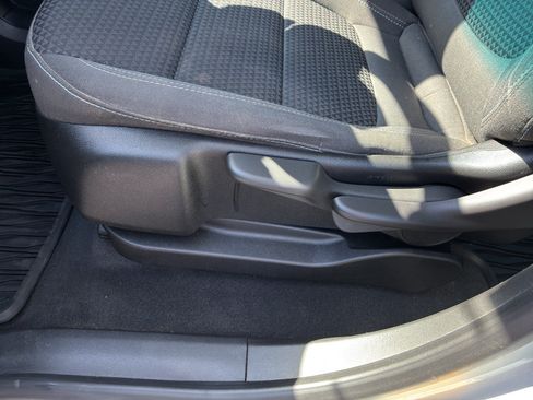 Used 2023 Chevrolet Bolt LT FWD image 22