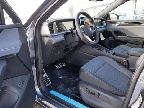 New 2026 Volkswagen Tiguan SE R-Line AWD/4WD image 6