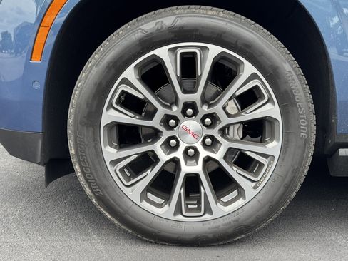 Used 2026 GMC Yukon Denali w/ Denali Reserve Package AWD/4WD image 5