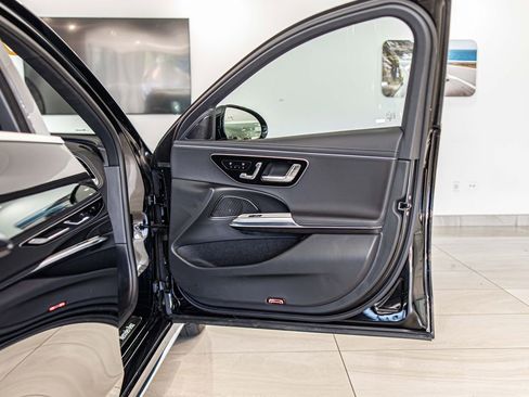 Used 2025 Mercedes-Benz E 450 4MATIC Sedan w/ Winter Package image 38