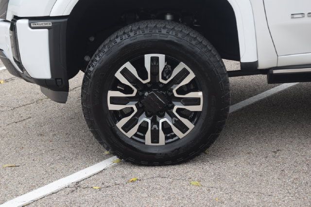 Used 2024 GMC Sierra 3500 Denali Ultimate AWD/4WD image 29
