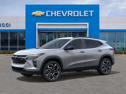 New 2026 Chevrolet Trax RS w/ Driver Confidence Package FWD image 2