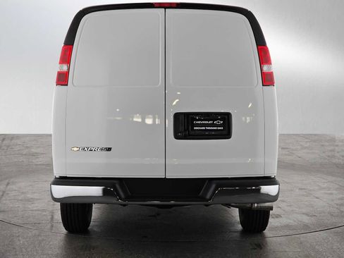 New 2026 Chevrolet Express 2500 Extended w/ Driver Convenience Package RWD image 4