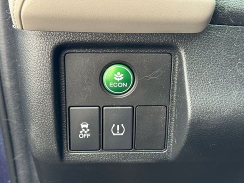 Used 2017 Honda HR-V LX image 8