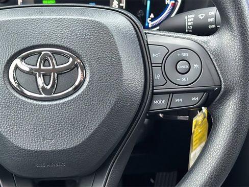 New 2025 Toyota RAV4 LE image 28