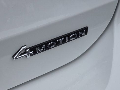 New 2026 Volkswagen Taos SE AWD/4WD image 16
