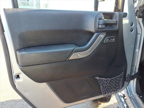 Used 2014 Jeep Wrangler Unlimited Sport image 15