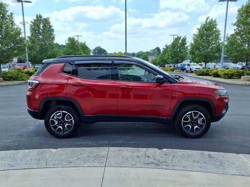 Used 2026 Jeep Compass Trailhawk AWD/4WD image 5