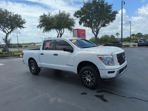 Certified 2023 Nissan Titan SV RWD image 1
