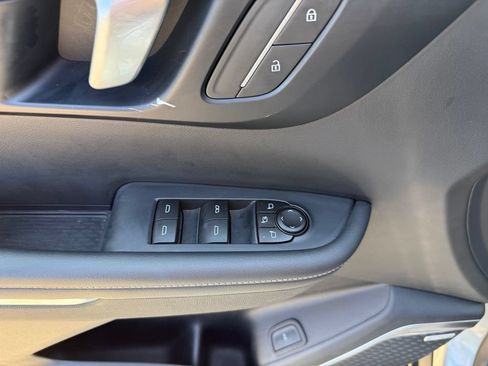 Used 2025 Buick Enclave Preferred FWD image 27