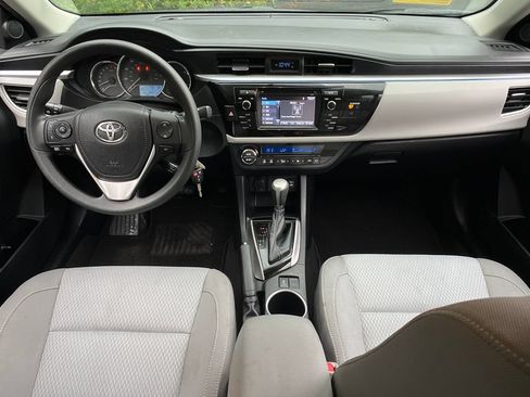 Used 2016 Toyota Corolla LE FWD image 13