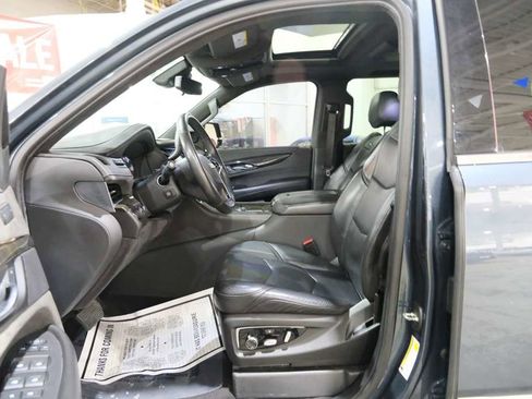 Used 2020 Cadillac Escalade ESV Platinum AWD/4WD image 18
