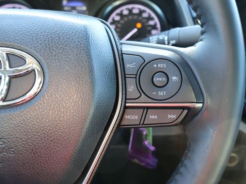 Used 2024 Toyota Camry SE image 32