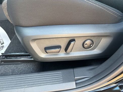 New 2026 Nissan Rogue SV image 10