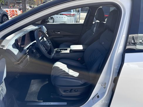 Certified 2024 Nissan Ariya AWD image 15